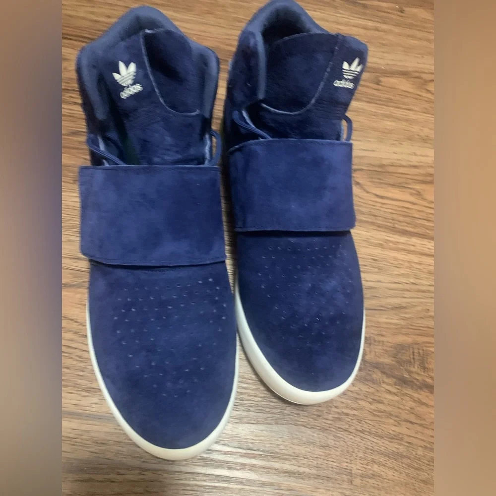 Box - Picture 2 of 2